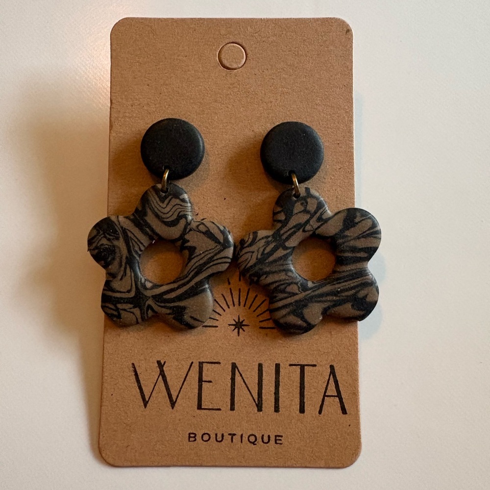 Wenita Boutique Black & Gray Marble Flower Drop Earrings